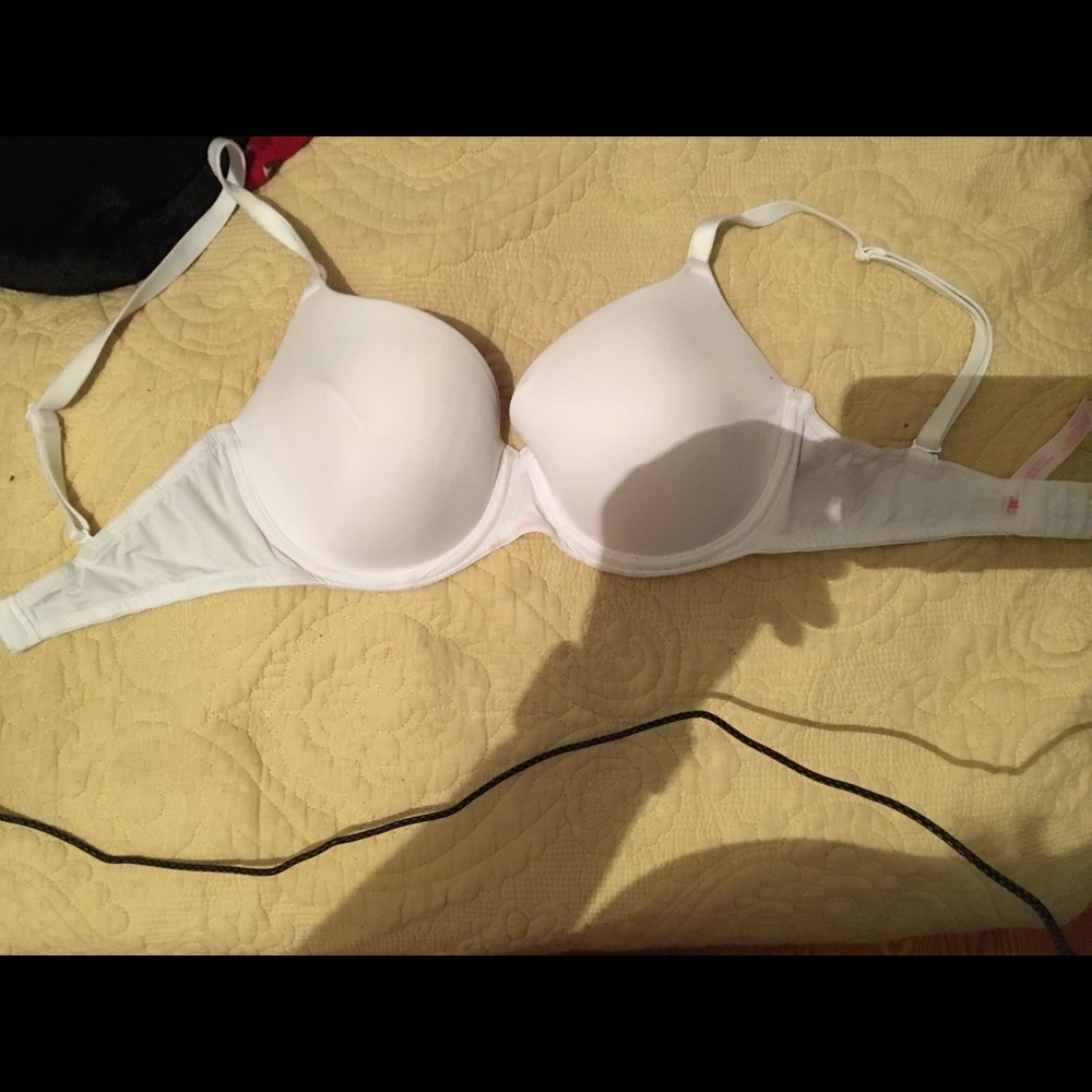 PINK Wear Everywhere Lightly Lined bra